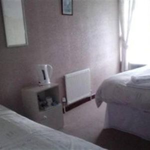 Twin Room Private Bathroom